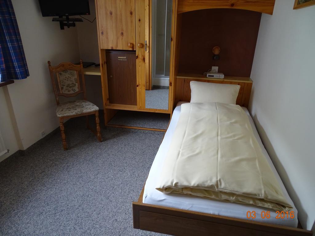 Hotel Old-Jnn Saas im Prattigau Стая снимка