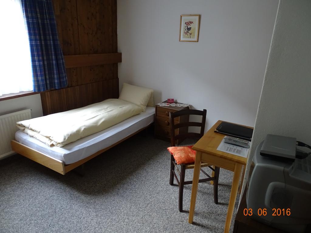 Hotel Old-Jnn Saas im Prattigau Стая снимка