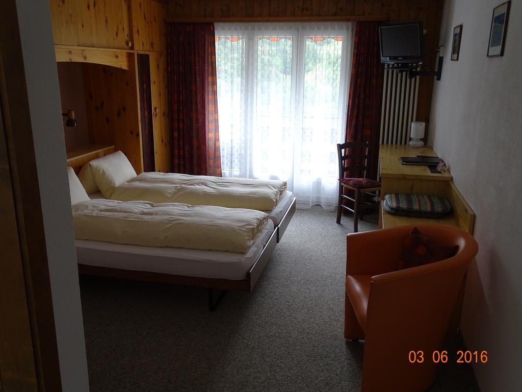 Hotel Old-Jnn Saas im Prattigau Стая снимка